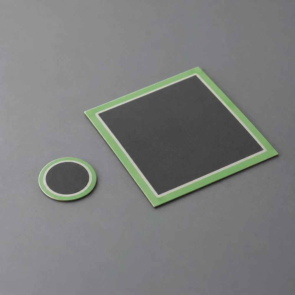 Solid oxide cell components with ceramic and metallic layers